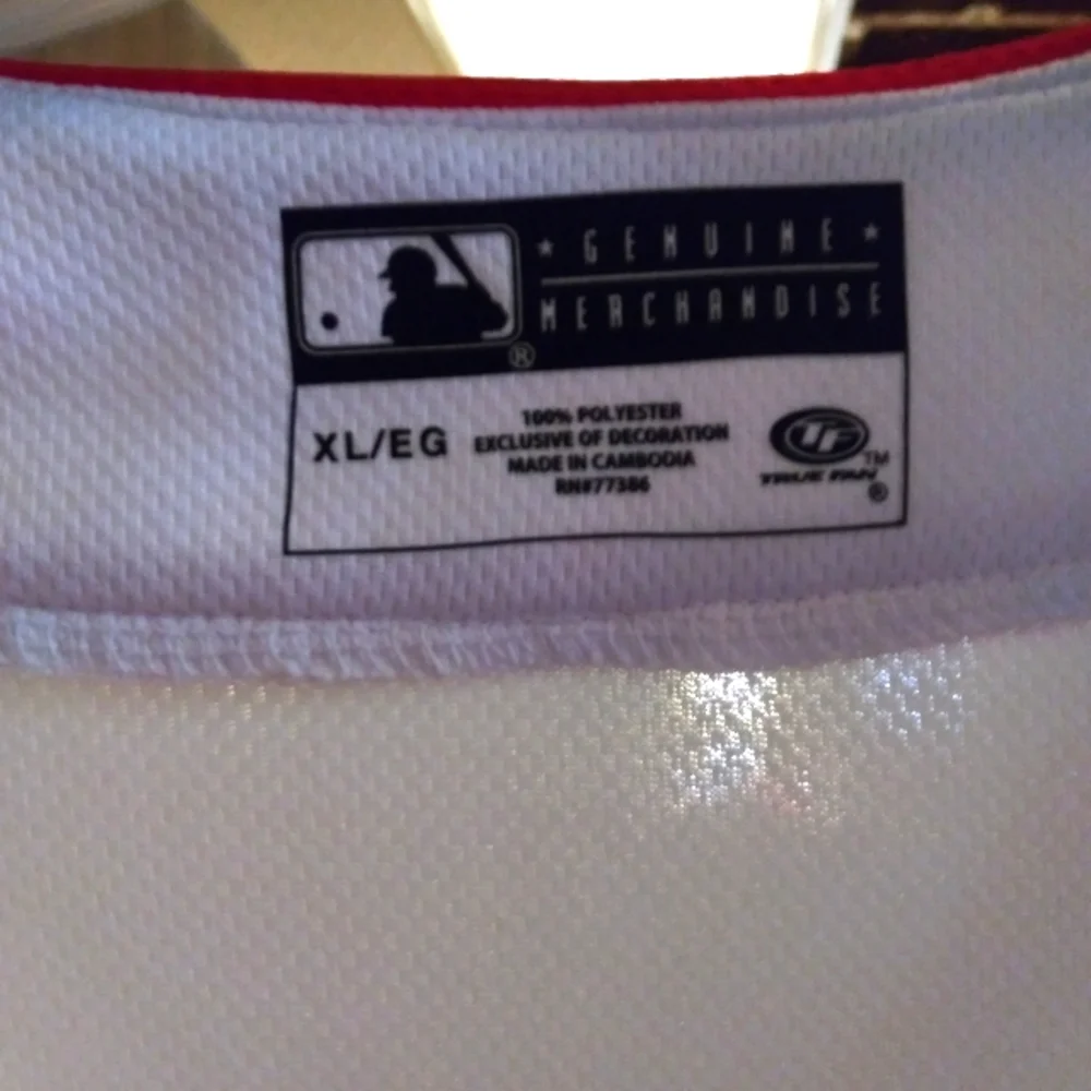 Cincinnati Reds Jersey - Picture 3 of 4